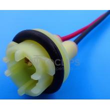 PN42 Патрон под лампу W5W желтый 3 зацепа в пластиковом корпусе с проводами PN42 Патрон под лампу W5W желтый 3 зацепа в пластиковом корпусе с проводами